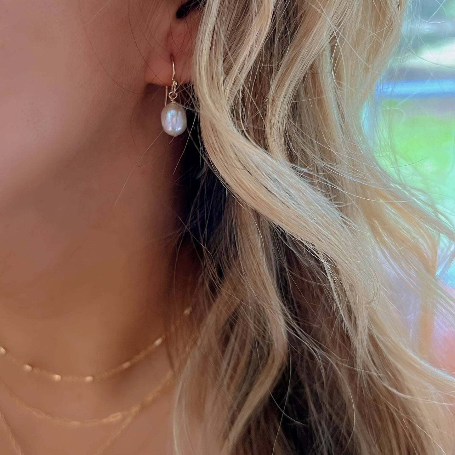 Freshwater Pearl Dangle Earrings Gold