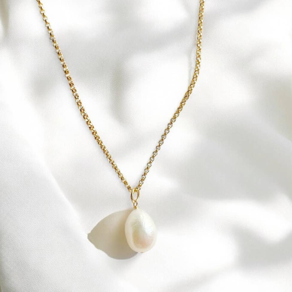 Mackenzie Freshwater Pearl Necklace Gold Filled