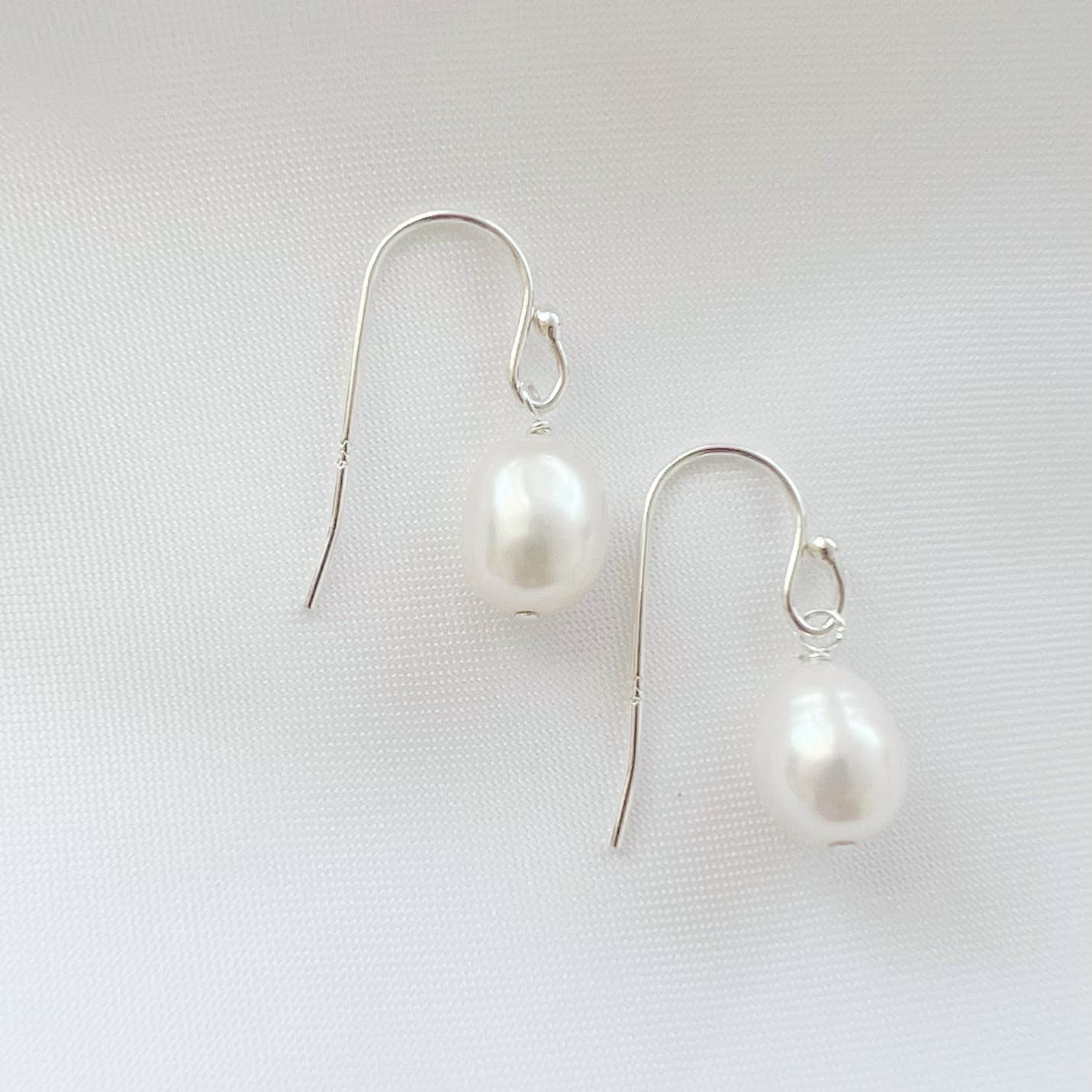 Freshwater Pearl Dangle Earrings Gold