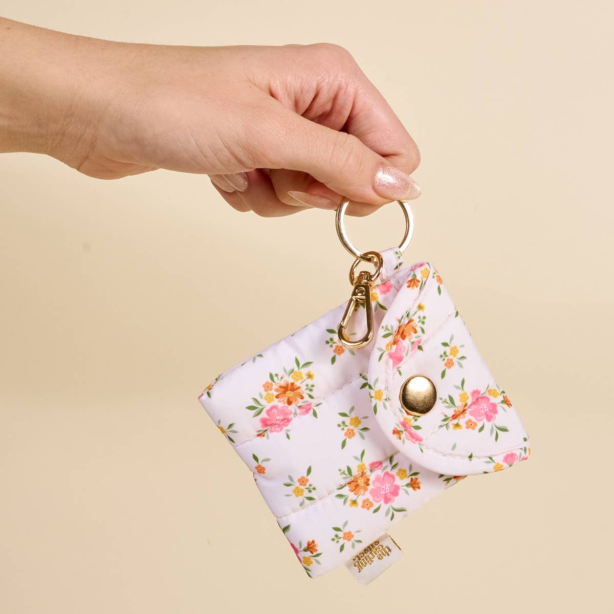 Puffy Earbud Case Keychain–Endless Daydream Cream