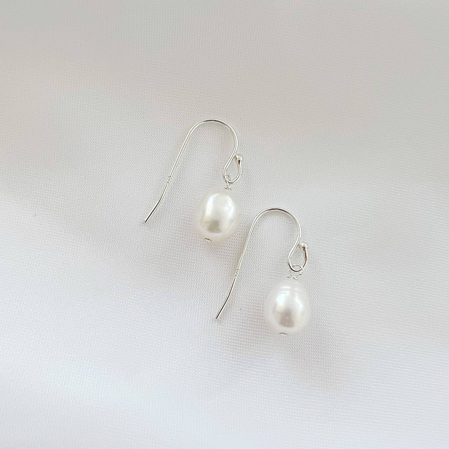 Freshwater Pearl Dangle Earrings Gold