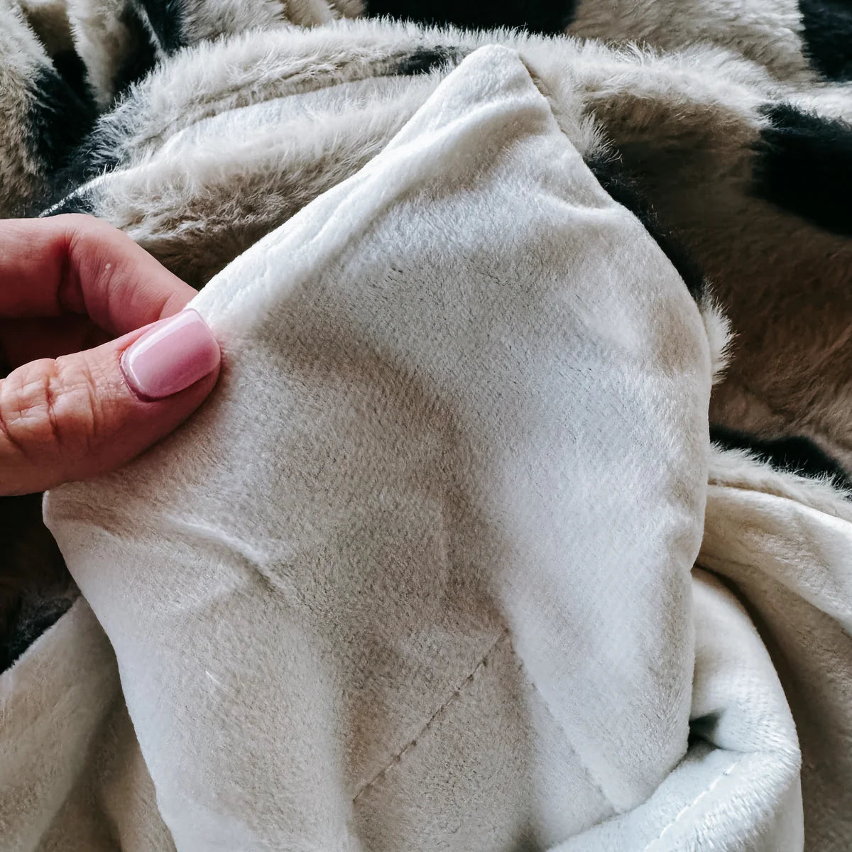 Ivory Heart Blanket